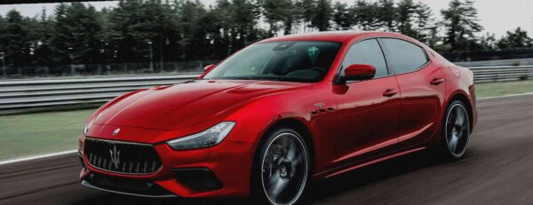 Renting Maserati GHIBLI Executive Hybrid