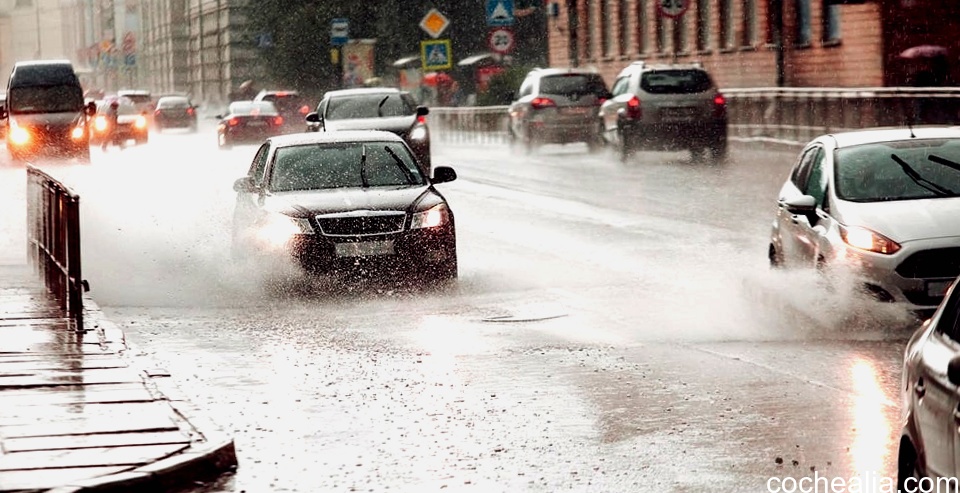 cochealia.com Car drive in rain