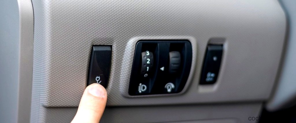 ¿Cómo reducir el consumo de combustible al utilizar el aire acondicionado del coche?