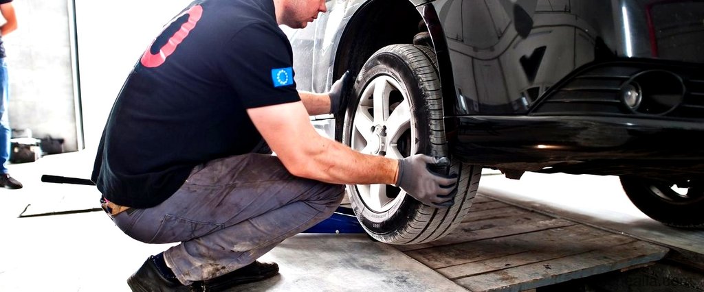 ¿Cómo verificar y ajustar la presión de los neumáticos?
