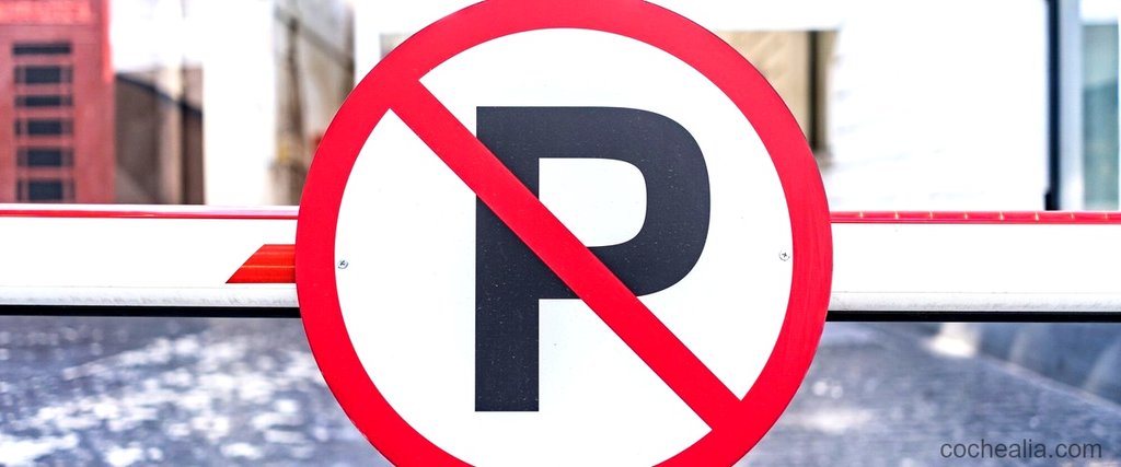¿Cuáles son las consecuencias de estacionar en una zona de estacionamiento limitado?