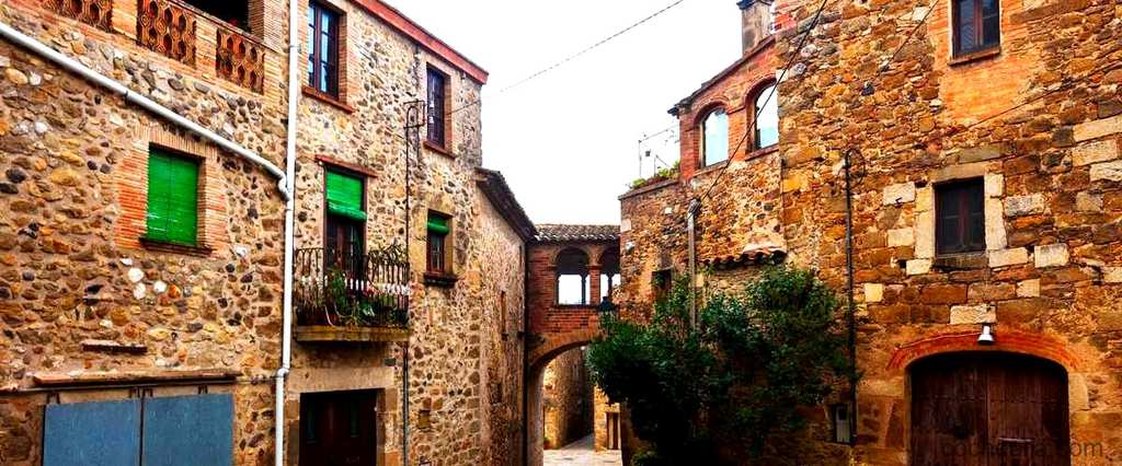 ¿Cuáles son las tradiciones más arraigadas en los pueblos de Salamanca?