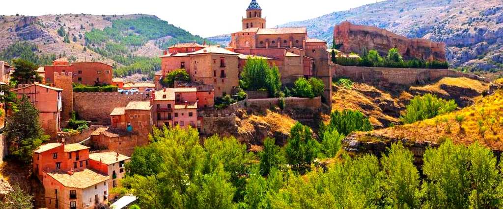 El pueblo de Ávila más cercano a Madrid