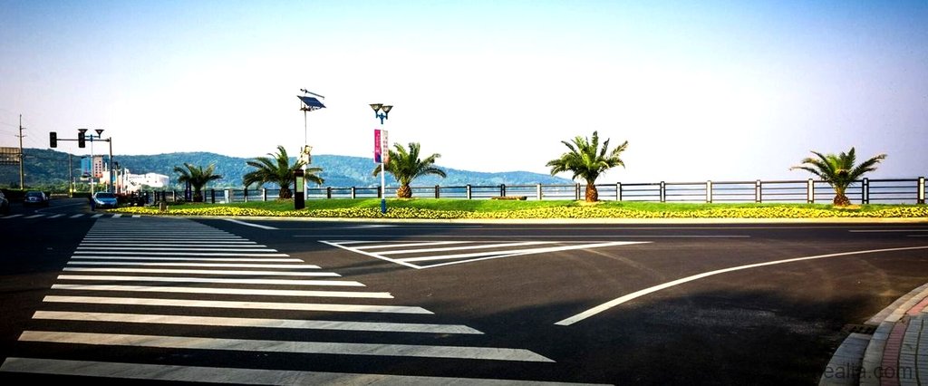 ¿Hay zonas para picnic en Cala Turqueta?