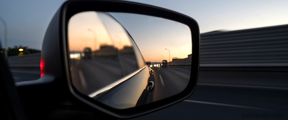 Importancia del espejo central en la seguridad vial