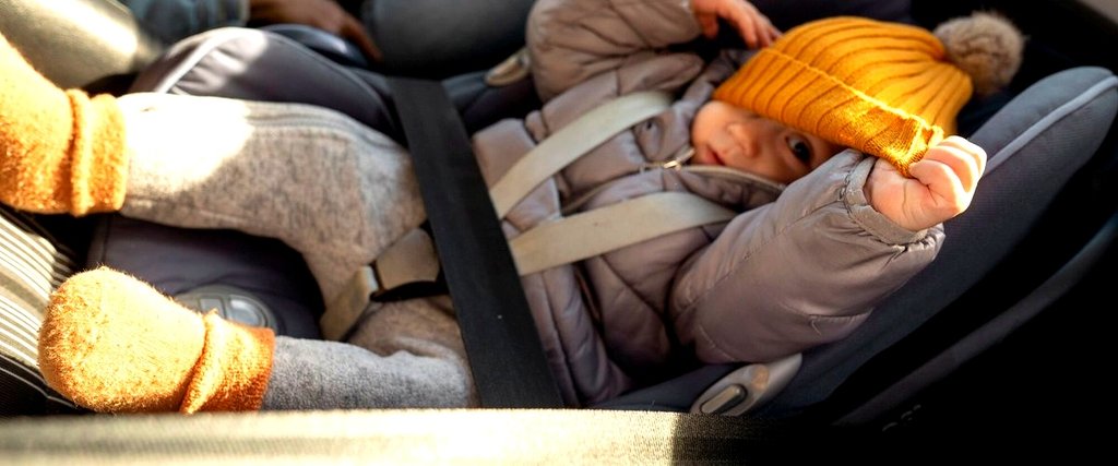 Normativa de seguridad vial para el transporte de bebés en coche